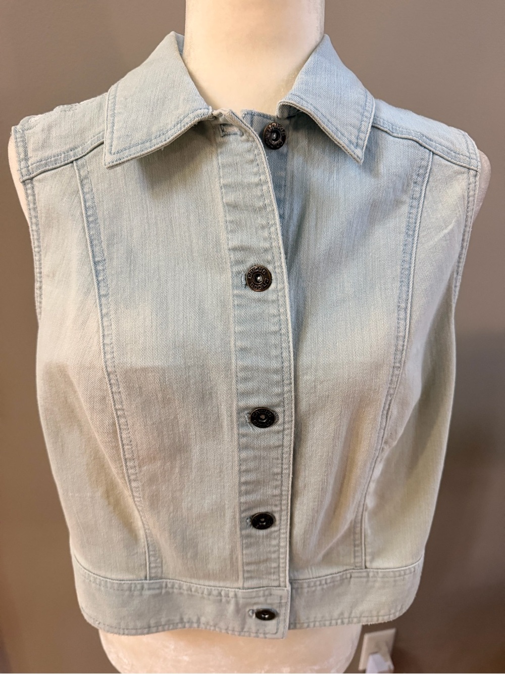 NWT Chico’s Light Wash Denim Jean Vest - Size 1